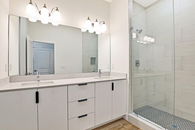 Building Photo - 395 Bella Sol Way