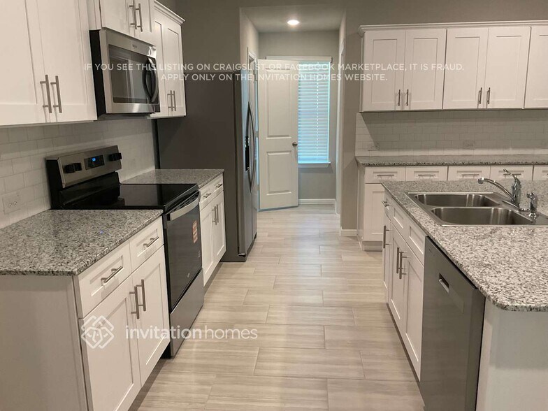 Building Photo - 433 Blanco Dr