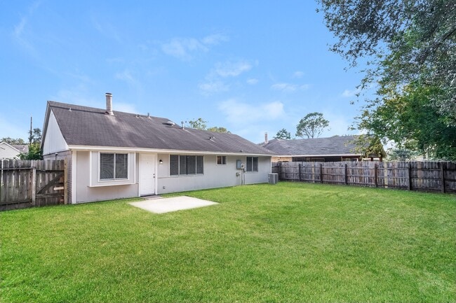 Building Photo - 13526 Hampton Falls Dr