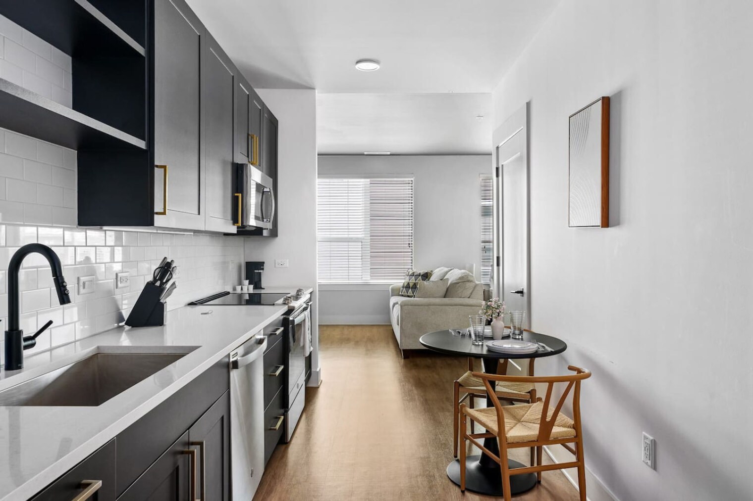 Building Photo - 2412 W Cypress St