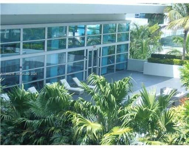 Building Photo - 2950 NE 188th St