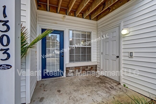 Building Photo - 575 Oakleaf Plantation Pkwy