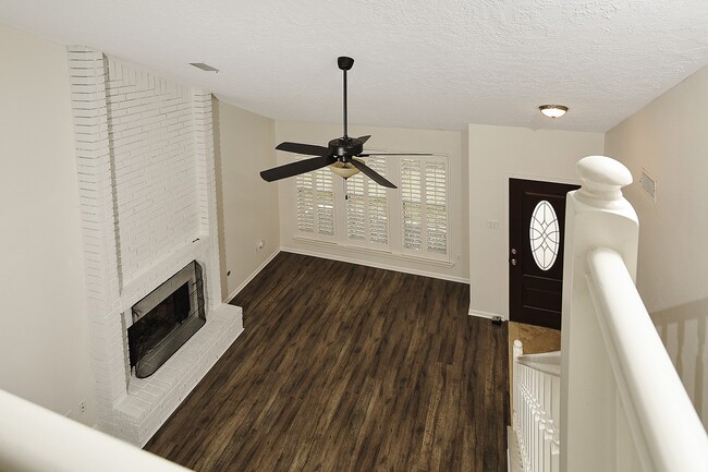 Building Photo - 30 Berryfrost Ln