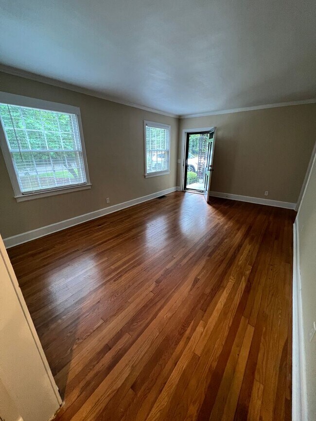 Building Photo - 453 Scott St