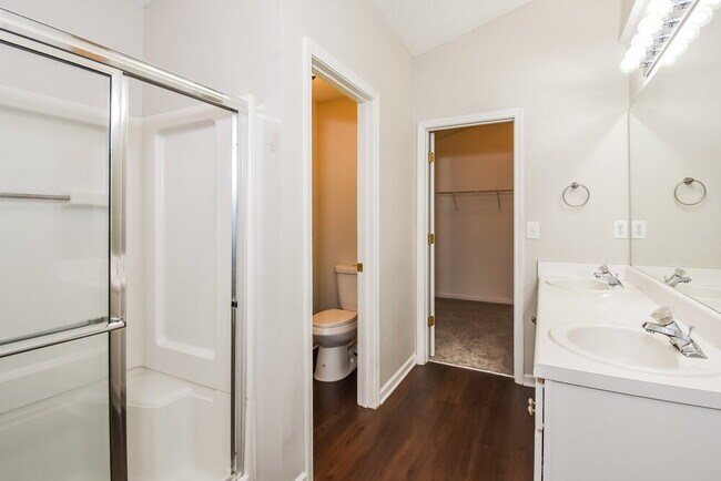 Building Photo - 2585 Fairmont Park Ct