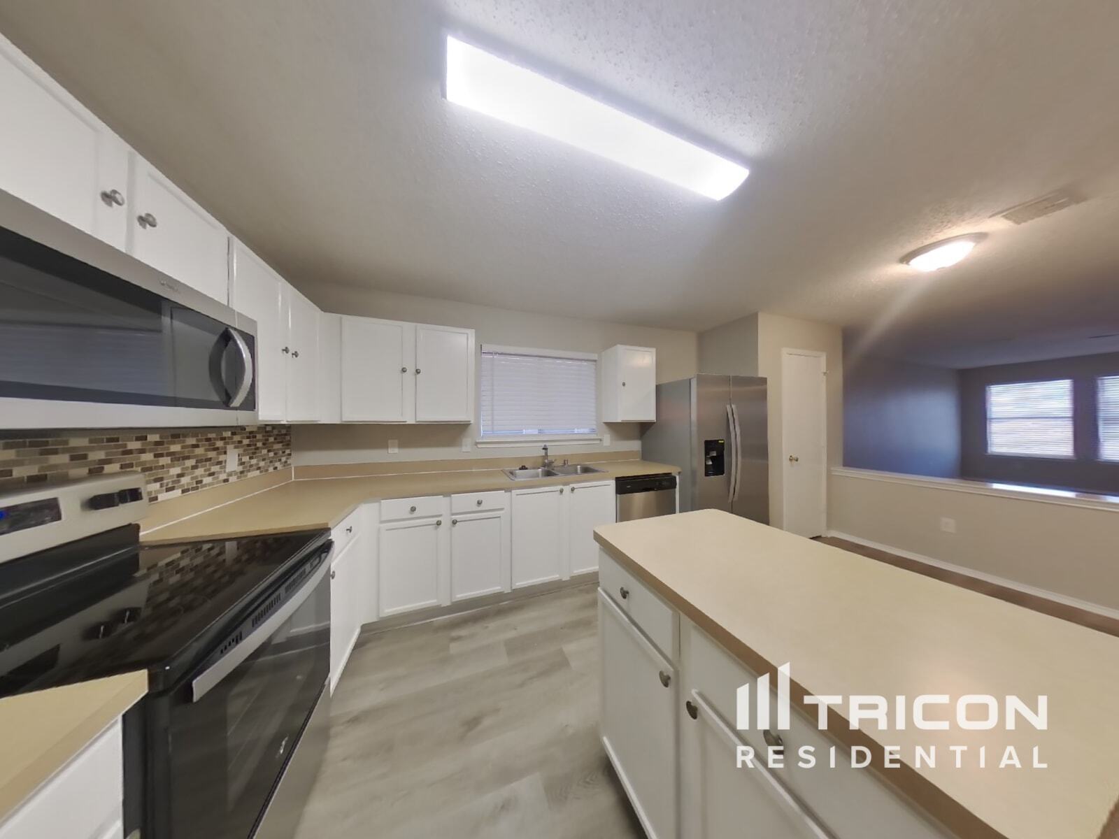 Building Photo - 2422 Meadowgate Ln