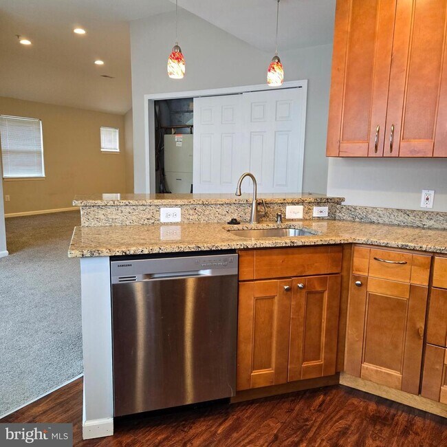 Building Photo - 5814 Wyndham Cir