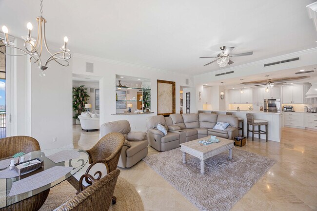 Building Photo - 940 Cape Marco Dr