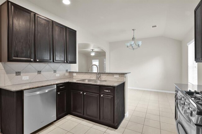 Building Photo - 973 Doire Dr