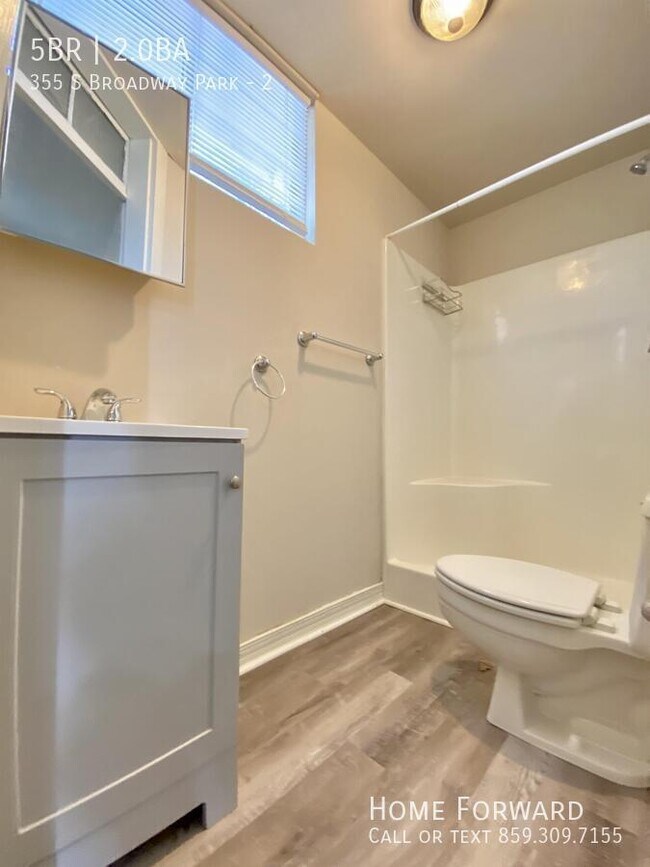 Building Photo - 355 S Broadway Park