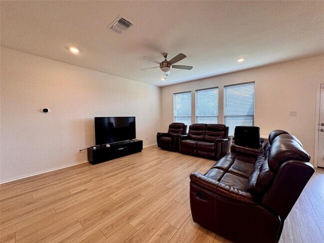 Building Photo - 1709 River Plateau Dr