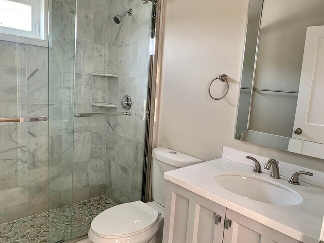 Building Photo - 178 Highland Ave