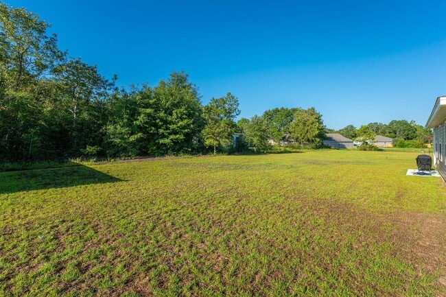 Building Photo - 42 Lockwood Way W