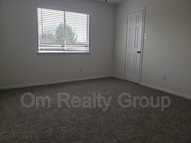 Building Photo - 6655 Stonefort Ct