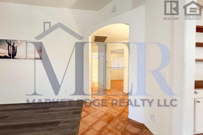 Building Photo - 3Bed/2Bath House at 51st Ave/Loop 101! $399 MOVE-IN SPECIAL! Move-In Ready on 01/08/2026!