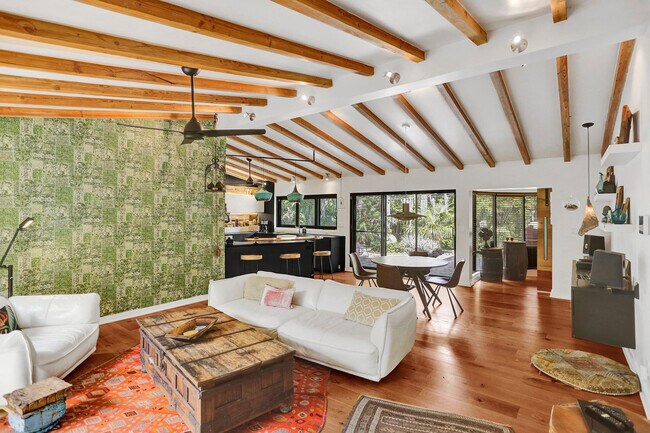 Primary Photo - 1613 SW 5th Ct