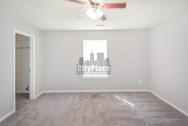 Building Photo - 740 Sweet Creek Dr