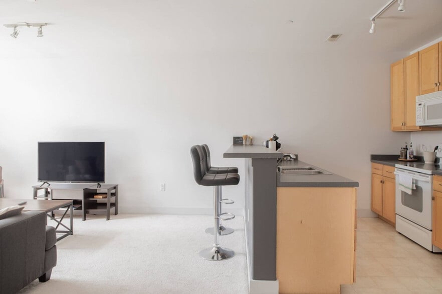 Building Photo - 132 N Jefferson St