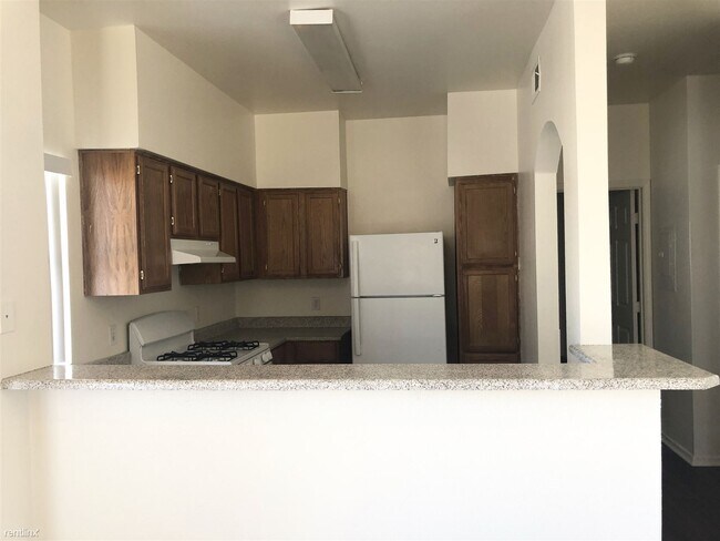 Building Photo - 2200 E Donlon St