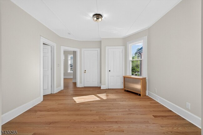 Building Photo - 19 Sylvan Pl