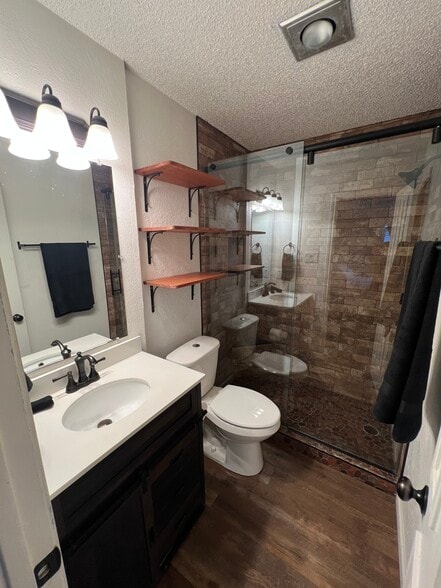 Building Photo - 807 Kavanagh Dr