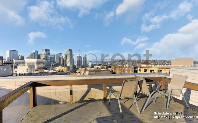 Building Photo - 717 E Denny Way