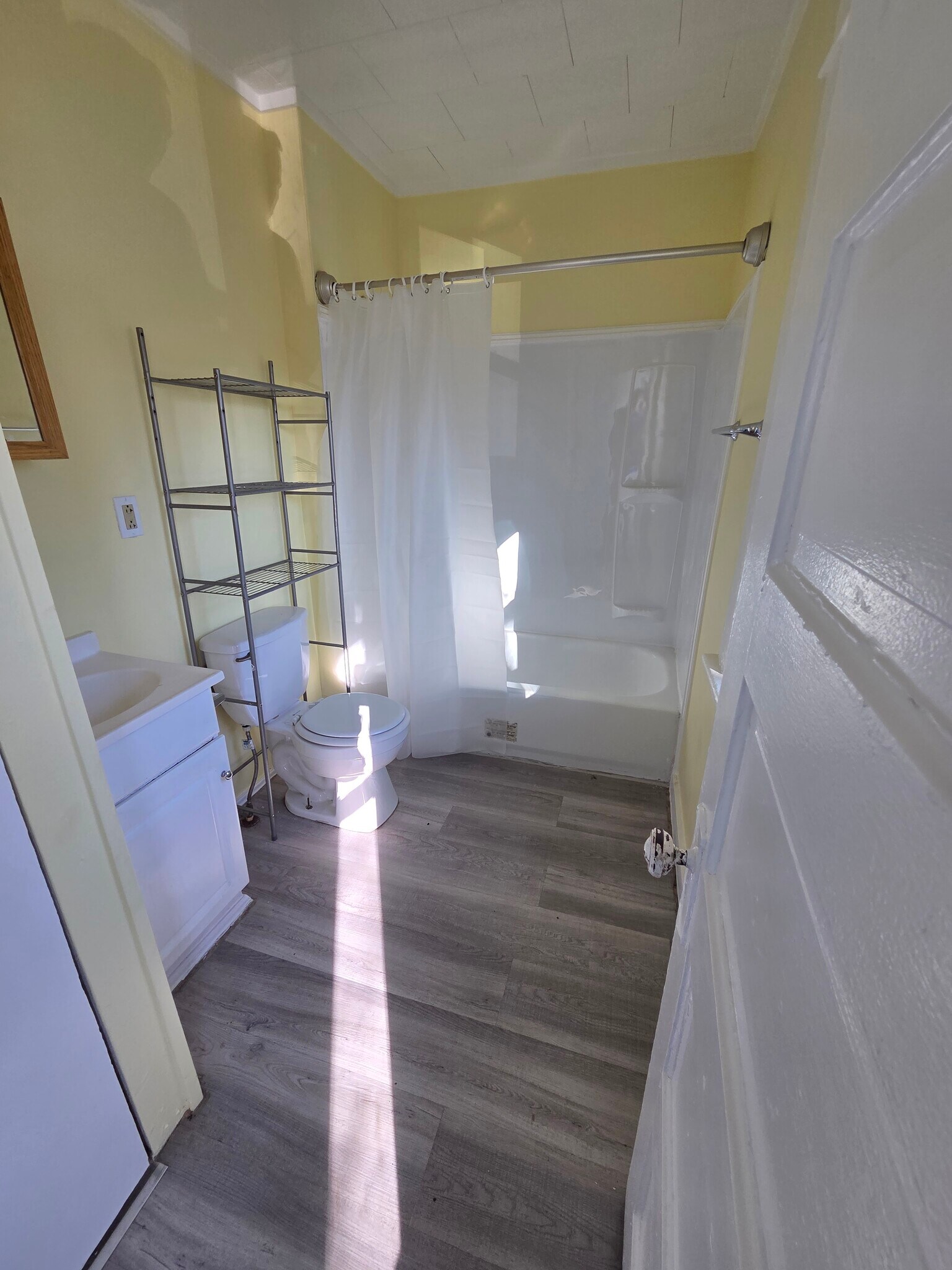 Building Photo - 233 Delaware Ave