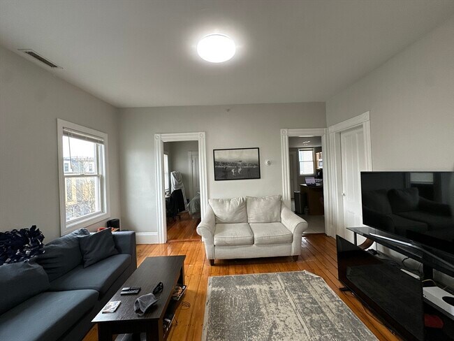 Building Photo - 602 Dorchester Ave