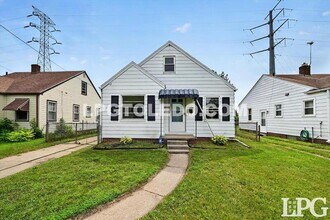 Building Photo - 3540 Bellevue Rd