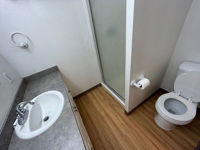 Building Photo - MOVE IN SPECIAL $1,000 OFF   4BD/2BA Duplex