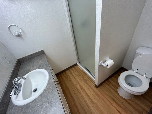 Building Photo - MOVE IN SPECIAL $500 OFF   4BD/2BA Duplex