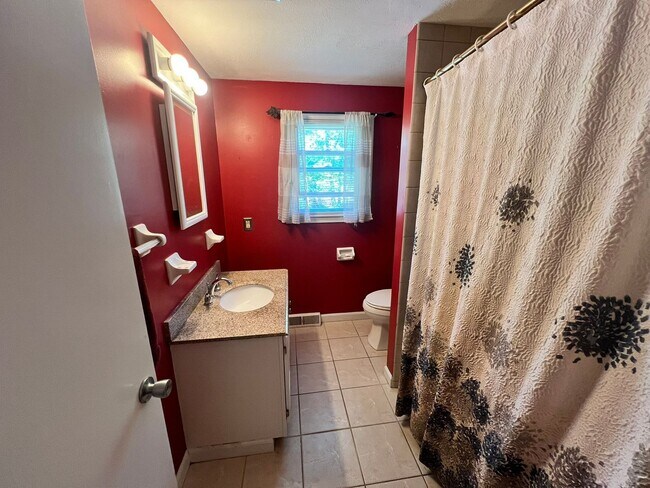 Building Photo - Single Family, Raised Ranch With Many Upda...
