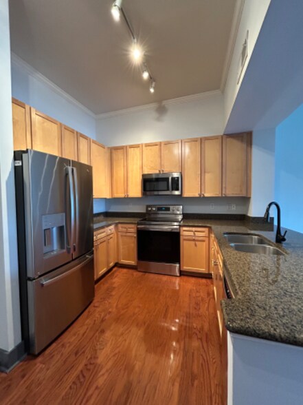 Building Photo - 721 Gov Morrison St