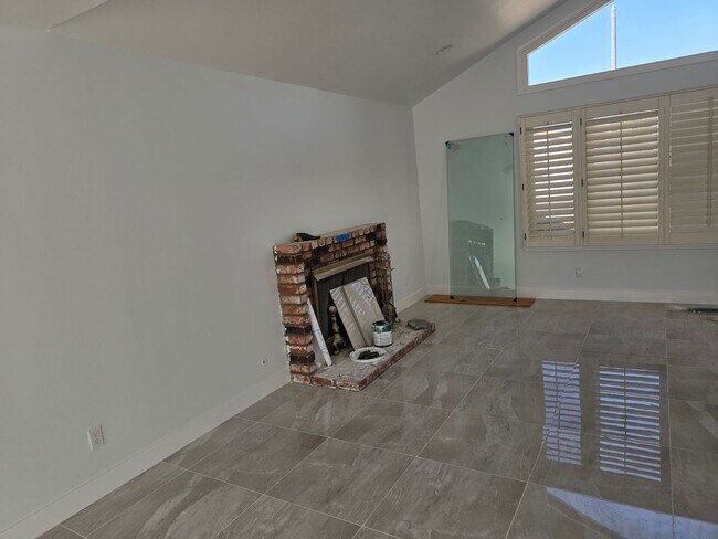 Building Photo - Fully Remodeled 4-Bedroom, 3-Bath Rental H...