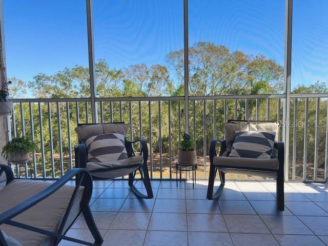 Building Photo - 6251 Shoreline Dr