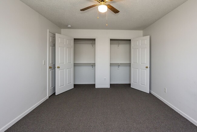 Building Photo - 2 Bedroom, Single-story Townhomes for rent...