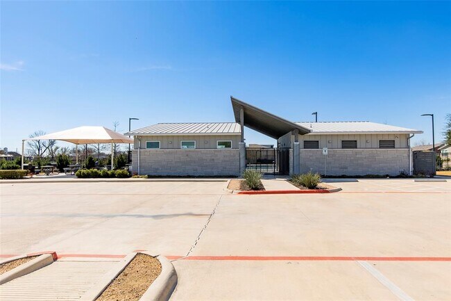 Building Photo - 8304 Mimi Ln