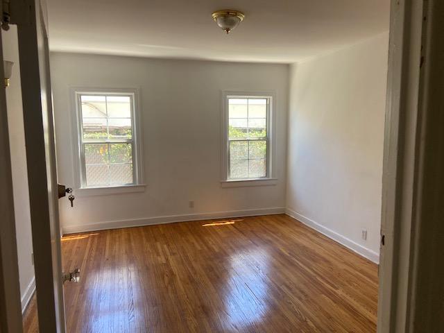 Building Photo - 744 N Ridgewood Pl