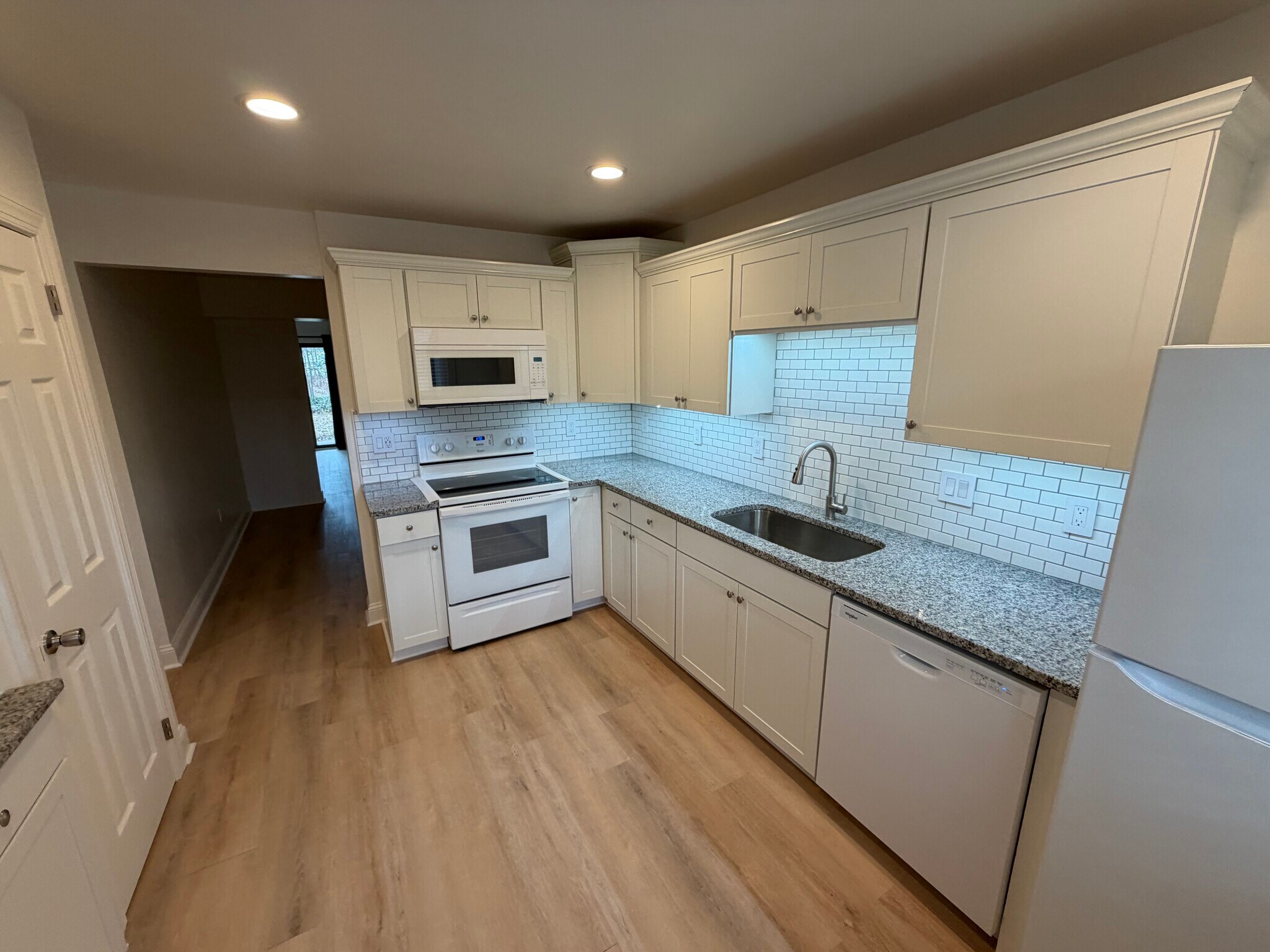 Building Photo - 1005 Willow Green Dr