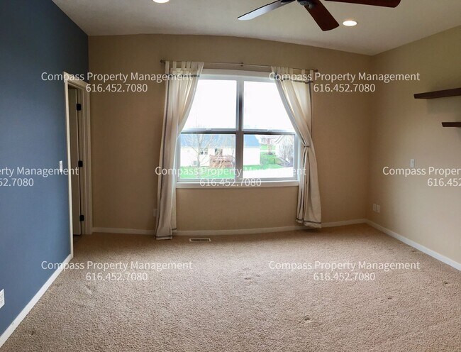 Building Photo - COMING SOON! 5 Bed 3.5 Bath Home in Hudson...