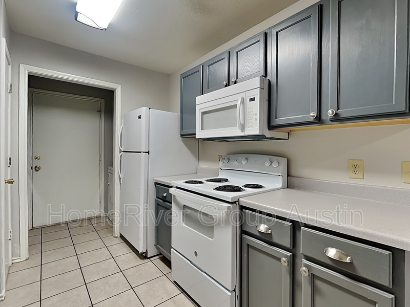 Building Photo - 894 Sagewood Trail