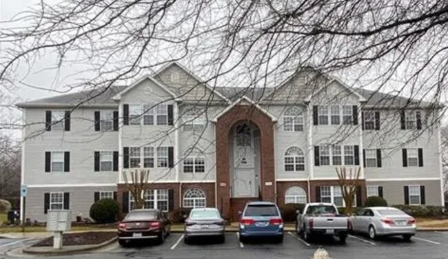 Building Photo - 3708 Cotswold Terrace