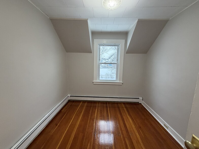 Building Photo - 34 Grand Ave