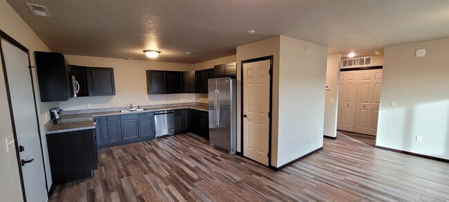Building Photo - 800 Mickelson Dr