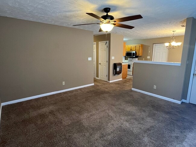 Building Photo - Charming 2 Bed 2 Bath Raeford Home