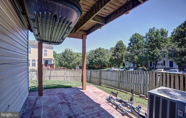 Building Photo - 102 Cagney Terrace SE