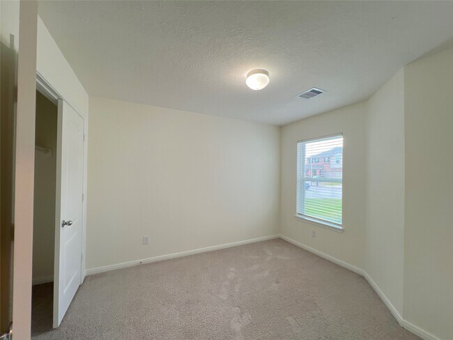 Building Photo - 7111 Escondido Dr