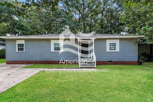 Building Photo - 2952 Woodside Dr