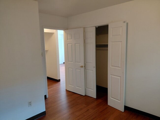 Building Photo - ALL PROSPECTIVE TENANTS MUST SUBMIT A $58 ...