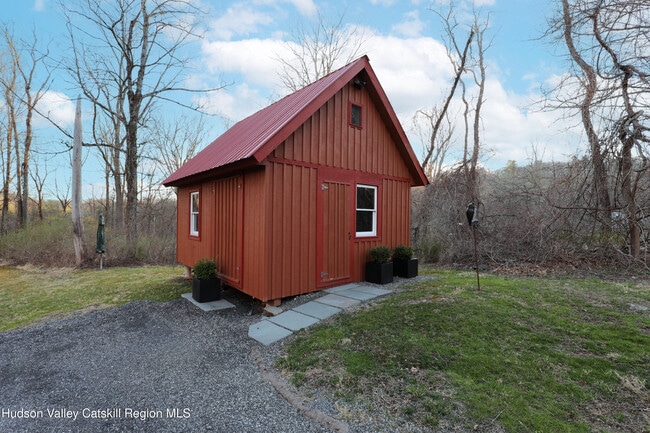 Building Photo - 67 Breezy Hill Rd